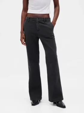Pantalon kaki évasé à taille basse et coupe décontractée