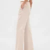 Pantalon kaki évasé à taille basse et coupe décontractée