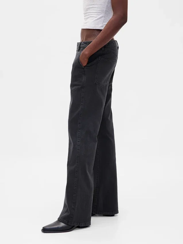 Pantalon kaki évasé à taille basse et coupe décontractée