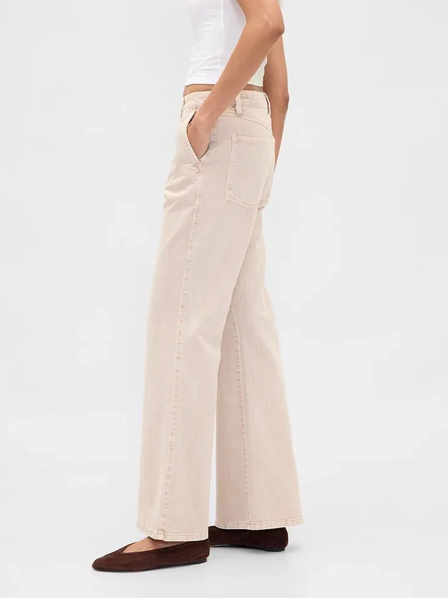 Pantalon kaki évasé à taille basse et coupe décontractée