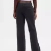 Pantalon kaki évasé à taille basse et coupe décontractée
