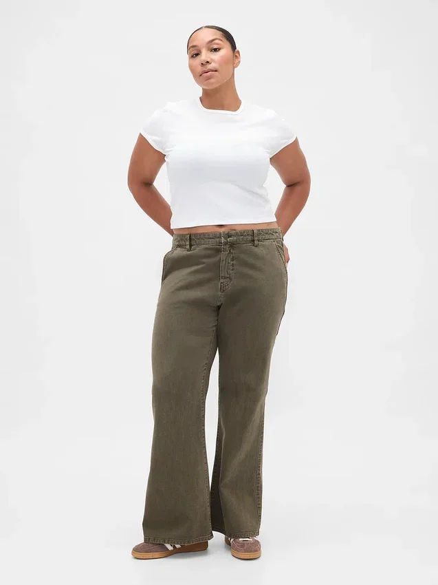 Pantalon kaki évasé à taille basse et coupe décontractée