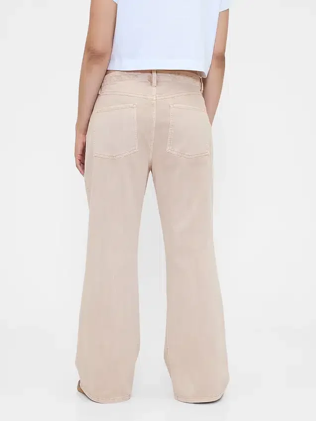 Pantalon kaki évasé à taille basse et coupe décontractée