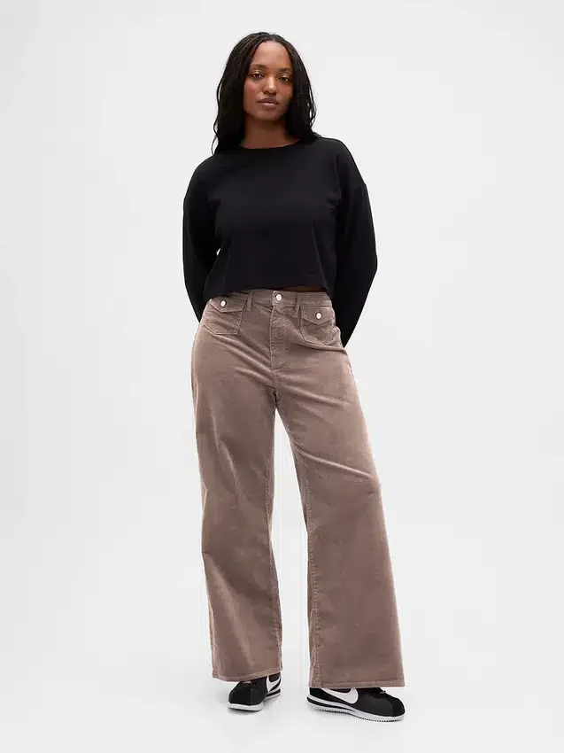 Pantalon large en velours côtelé à taille haute