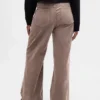 Pantalon large en velours côtelé à taille haute