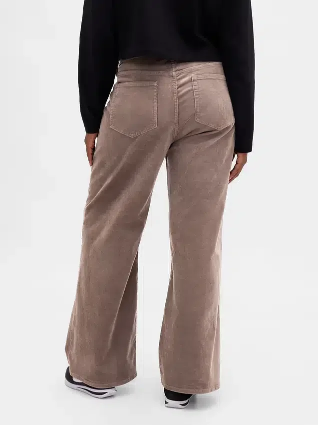 Pantalon large en velours côtelé à taille haute