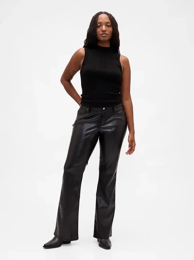 Pantalon long et ajusté en cuir vegan recyclé, taille basse