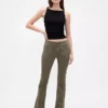 Pantalon long et ajusté en sergé à taille basse