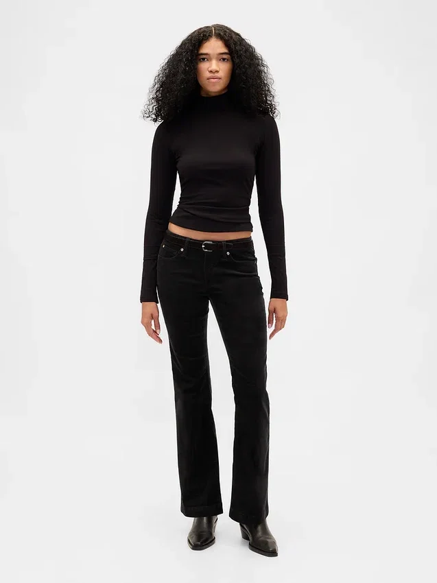 Pantalon long et ajusté en velours côtelé à taille basse