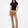 Pantalon long et ajusté en velours côtelé à taille basse
