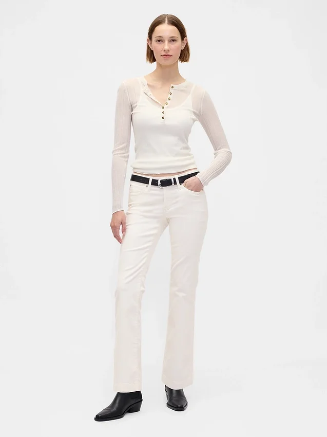 Pantalon long et ajusté en velours côtelé à taille basse