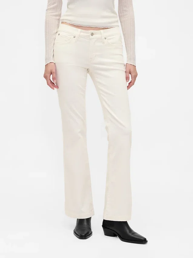 Pantalon long et ajusté en velours côtelé à taille basse