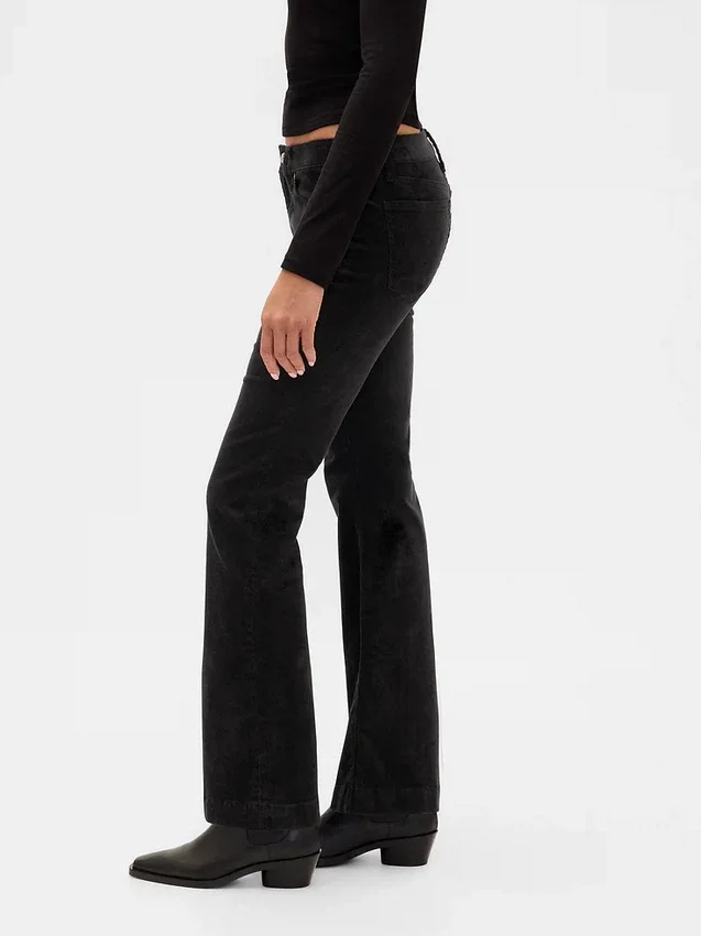 Pantalon long et ajusté en velours côtelé à taille basse