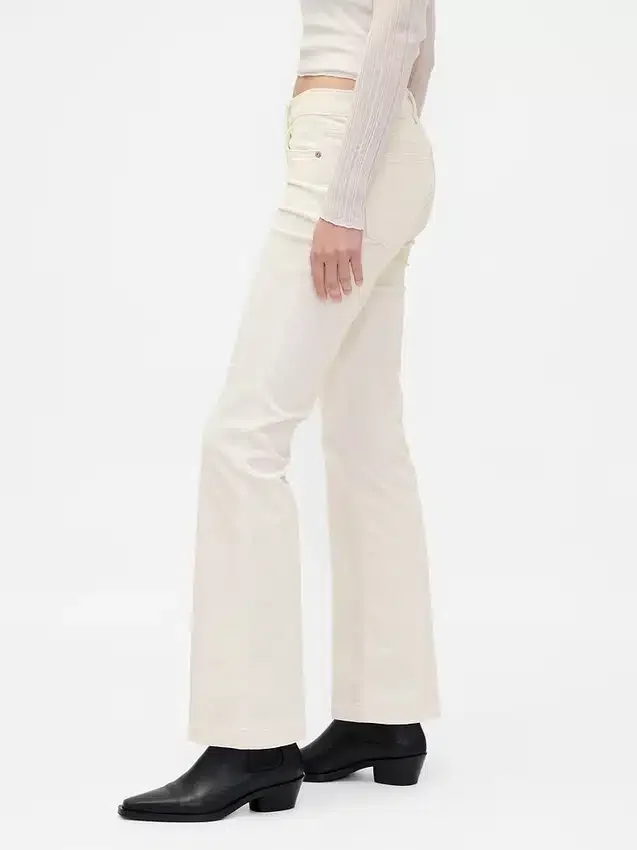 Pantalon long et ajusté en velours côtelé à taille basse