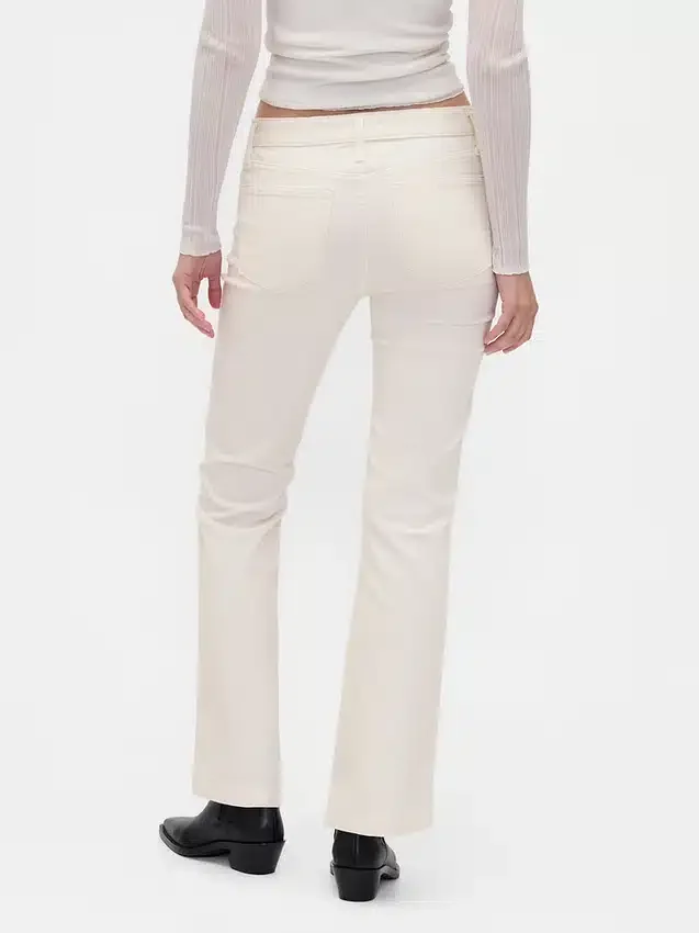 Pantalon long et ajusté en velours côtelé à taille basse