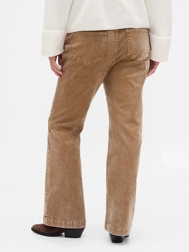 Pantalon long et ajusté en velours côtelé à taille basse