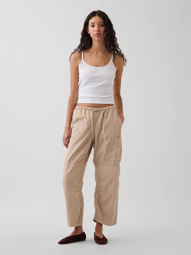 Pantalon utilitaire taille mi-haute en sergé, coupe « barrel »
