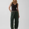 Pantalon utilitaire taille mi-haute en sergé, coupe « barrel »