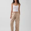 Pantalon utilitaire taille mi-haute en sergé, coupe « barrel »