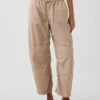 Pantalon utilitaire taille mi-haute en sergé, coupe « barrel »
