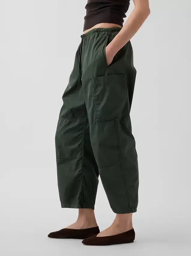 Pantalon utilitaire taille mi-haute en sergé, coupe « barrel »