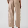 Pantalon utilitaire taille mi-haute en sergé, coupe « barrel »