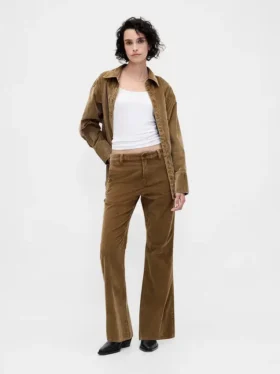 Pantalon évasé en velours côtelé à taille moyenne