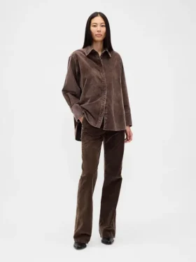Pantalon évasé en velours côtelé à taille moyenne