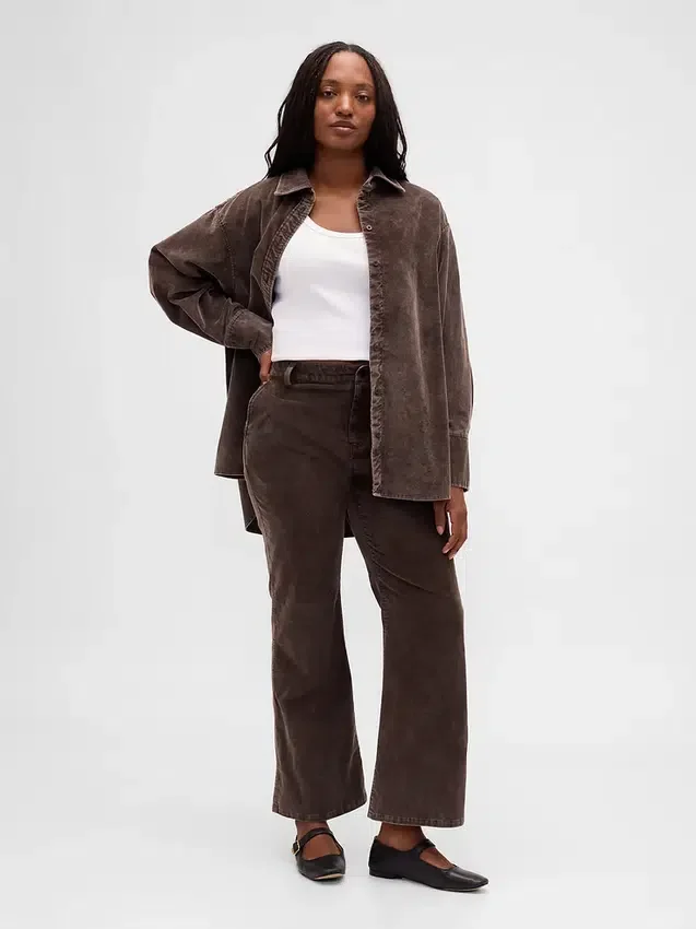 Pantalon évasé en velours côtelé à taille moyenne