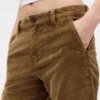 Pantalon évasé en velours côtelé à taille moyenne