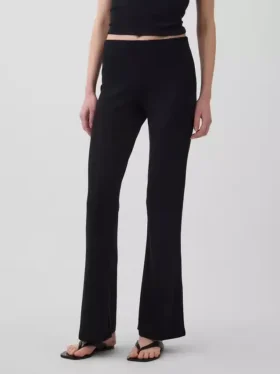 Pantalon évasé moderne à larges côtes