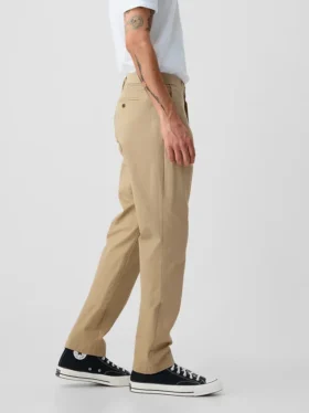 Pantalons kakis modernes à coupe fuselée