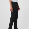 Pantalons kakis modernes à coupe fuselée