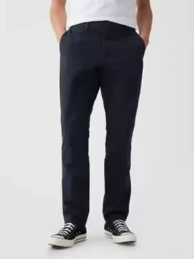 Pantalons kakis modernes à coupe fuselée