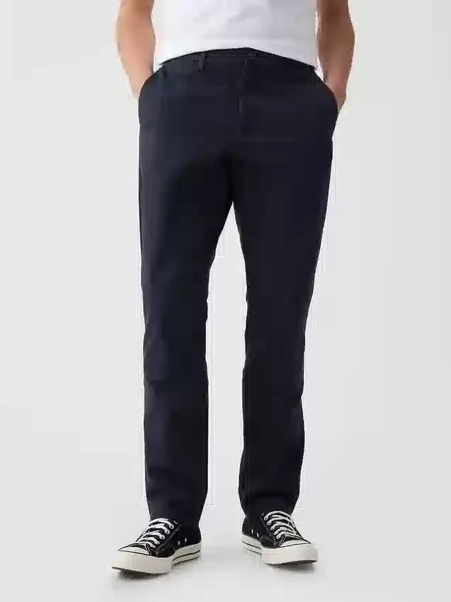 Pantalons kakis modernes à coupe fuselée