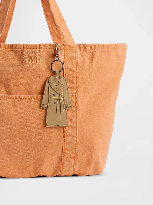 Pendentif pour sac « Trench-coat »