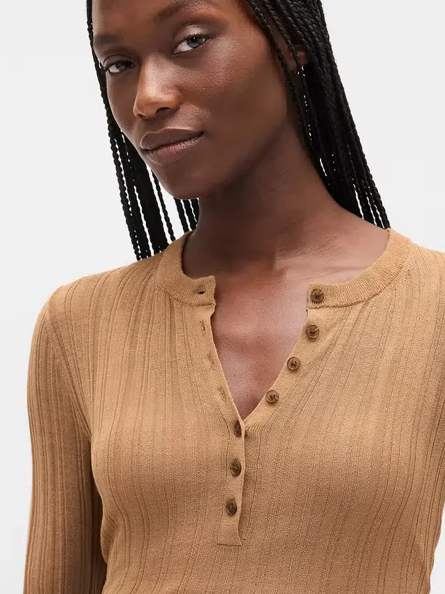 Pull Henley en maille côtelée transparente