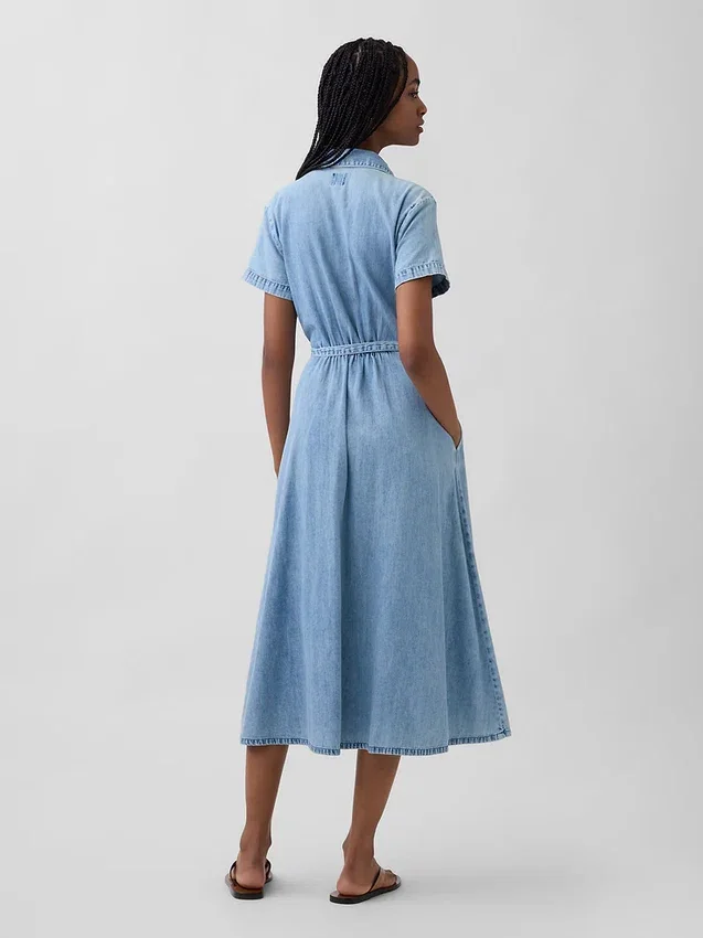 Robe chemise mi-longue en denim à nouer à la taille