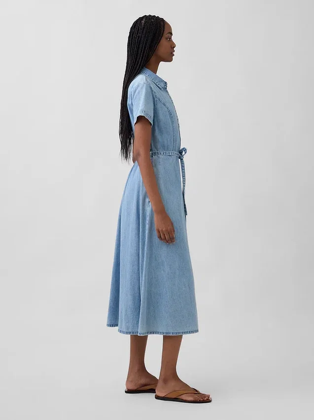 Robe chemise mi-longue en denim à nouer à la taille