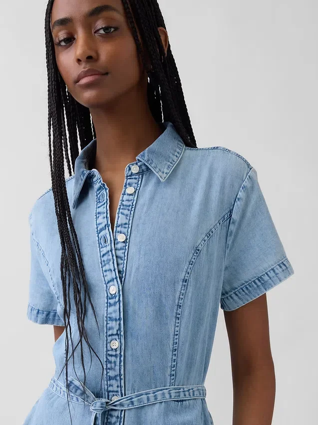 Robe chemise mi-longue en denim à nouer à la taille