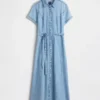 Robe chemise mi-longue en denim à nouer à la taille