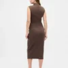Robe de maternité moderne à col montant