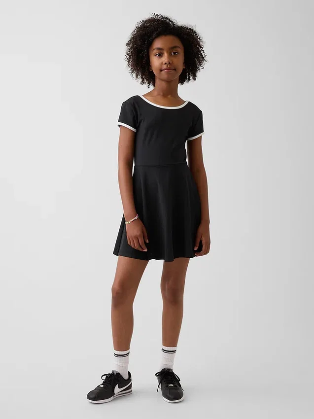 Robe de sport à manches courtes pour enfant