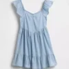 Robe en denim à manches flottantes et encolure en cœur