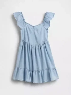 Robe en denim à manches flottantes et encolure en cœur
