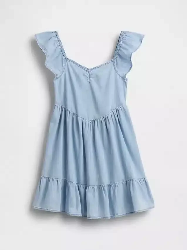 Robe en denim à manches flottantes et encolure en cœur