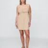 Robe froncée à boutons sur le devant