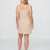 Robe froncée à boutons sur le devant