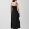 Robe longue à bretelles fines en mélange de lin brodé