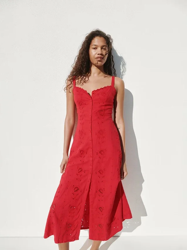 Robe longue à bretelles fines en mélange de lin brodé